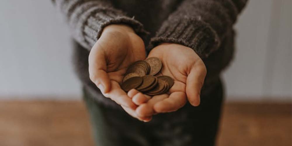 The role of social bonds in funding the Covid-19 response