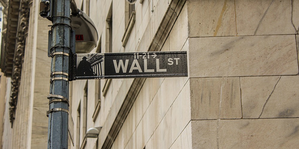 Roaring back or overheating? The long-term effect of fiscal stimulus